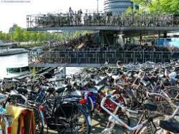 Bicycle parking lot